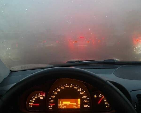 Серый Мерседес Ц-Класс, объемом двигателя 2.3 л и пробегом 334 тыс. км за 5000 $, фото 3 на Automoto.ua