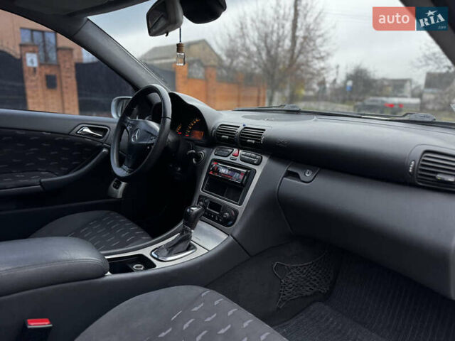 Сірий Мерседес Ц-Клас, об'ємом двигуна 2 л та пробігом 270 тис. км за 2950 $, фото 18 на Automoto.ua