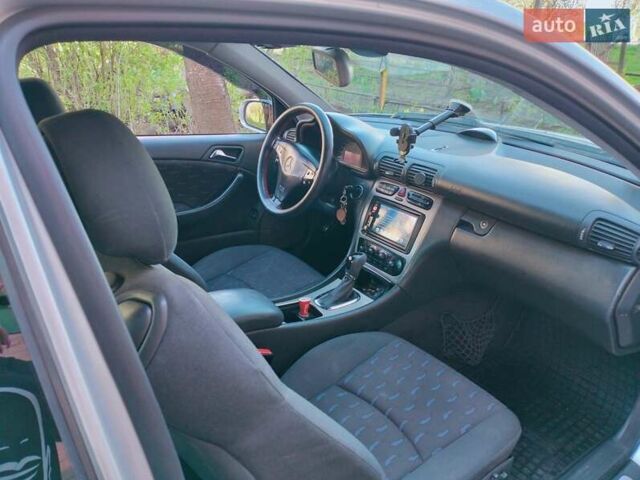 Мерседес Ц-Класс 2001 в Белой Церкве на Automoto.ua Серый Мерседес Ц-Класс, объемом двигателя 2 л и пробегом 258 тыс. км за 5300 $, фото 10 на Automoto.ua