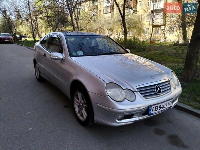 Мерседес Ц-Класс 2001 в Белой Церкве на Automoto.ua Серый Мерседес Ц-Класс, объемом двигателя 2 л и пробегом 258 тыс. км за 5300 $, фото 2 на Automoto.ua
