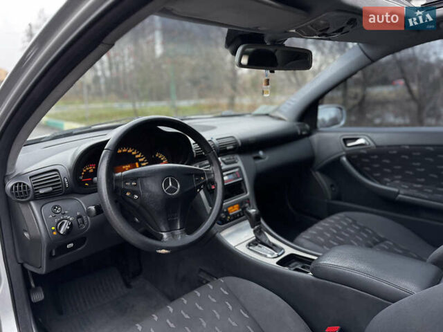 Сірий Мерседес Ц-Клас, об'ємом двигуна 2 л та пробігом 270 тис. км за 2950 $, фото 10 на Automoto.ua
