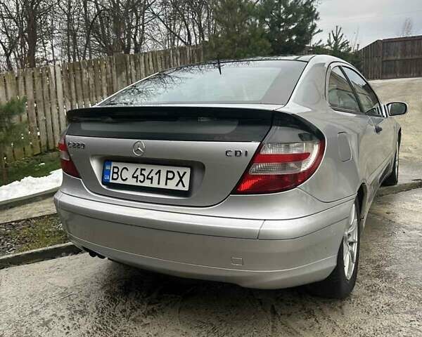 Сірий Мерседес Ц-Клас, об'ємом двигуна 2.2 л та пробігом 340 тис. км за 5300 $, фото 14 на Automoto.ua