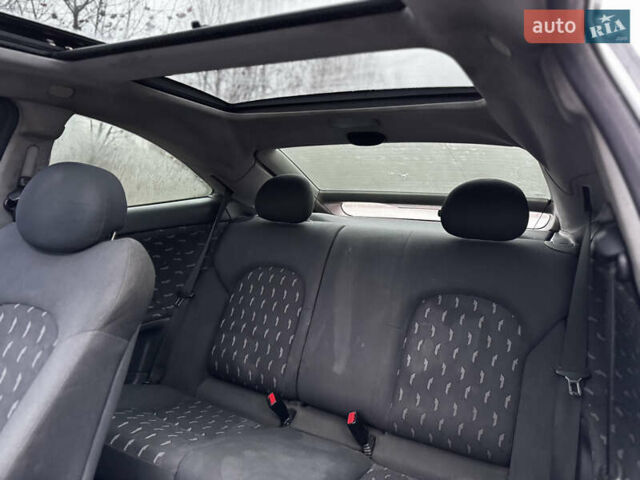 Сірий Мерседес Ц-Клас, об'ємом двигуна 2 л та пробігом 270 тис. км за 2950 $, фото 11 на Automoto.ua