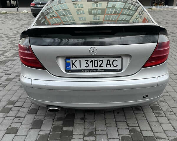 Сірий Мерседес Ц-Клас, об'ємом двигуна 2 л та пробігом 256 тис. км за 2900 $, фото 5 на Automoto.ua