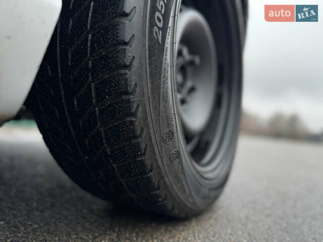 Сірий Мерседес Ц-Клас, об'ємом двигуна 2 л та пробігом 270 тис. км за 2950 $, фото 21 на Automoto.ua