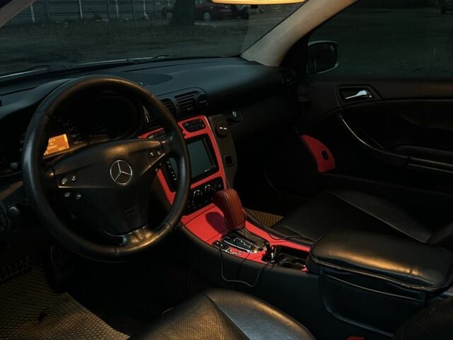 Сірий Мерседес Ц-Клас, об'ємом двигуна 2.3 л та пробігом 334 тис. км за 5000 $, фото 12 на Automoto.ua