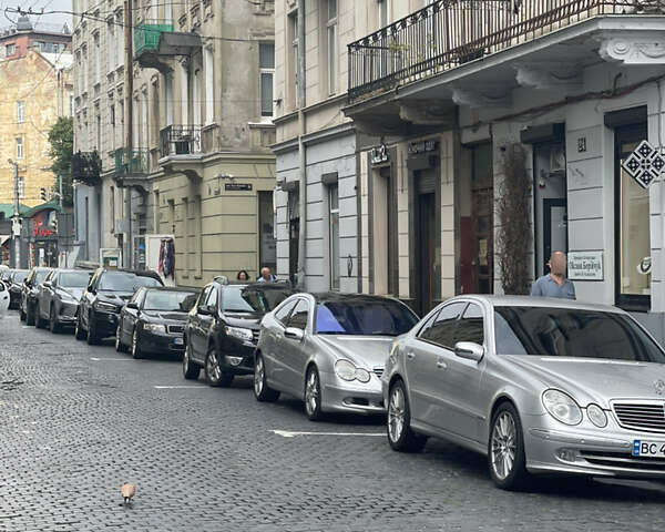 Мерседес Ц-Клас 2002 у Львові на Automoto.ua Сірий Мерседес Ц-Клас, об'ємом двигуна 2 л та пробігом 275 тис. км за 4500 $, фото 8 на Automoto.ua