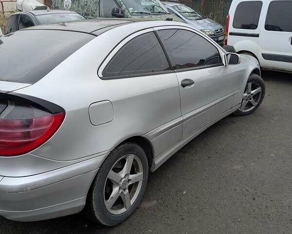 Серый Мерседес Ц-Класс, объемом двигателя 1.8 л и пробегом 200 тыс. км за 5200 $, фото 1 на Automoto.ua