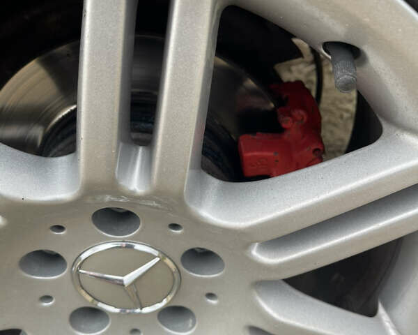 Серый Мерседес Ц-Класс, объемом двигателя 2 л и пробегом 275 тыс. км за 4900 $, фото 2 на Automoto.ua