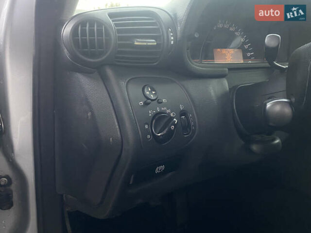 Серый Мерседес Ц-Класс, объемом двигателя 2 л и пробегом 420 тыс. км за 2999 $, фото 14 на Automoto.ua