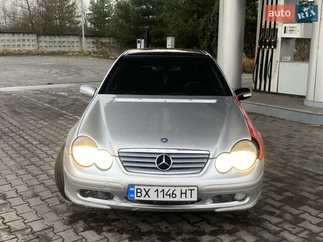 Серый Мерседес Ц-Класс, объемом двигателя 2 л и пробегом 420 тыс. км за 2999 $, фото 10 на Automoto.ua