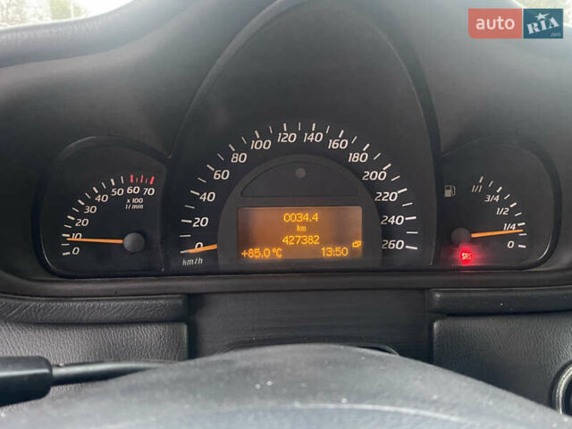 Серый Мерседес Ц-Класс, объемом двигателя 2 л и пробегом 420 тыс. км за 2999 $, фото 16 на Automoto.ua