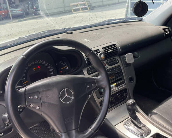 Серый Мерседес Ц-Класс, объемом двигателя 2 л и пробегом 275 тыс. км за 4900 $, фото 11 на Automoto.ua
