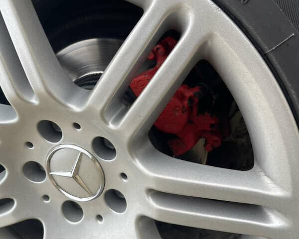 Серый Мерседес Ц-Класс, объемом двигателя 2 л и пробегом 275 тыс. км за 4900 $, фото 3 на Automoto.ua