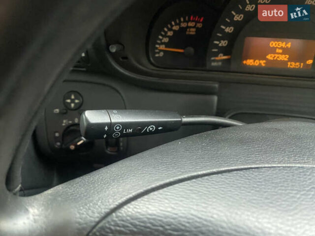 Серый Мерседес Ц-Класс, объемом двигателя 2 л и пробегом 420 тыс. км за 2999 $, фото 19 на Automoto.ua