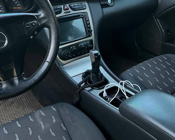 Серый Мерседес Ц-Класс, объемом двигателя 1.8 л и пробегом 450 тыс. км за 5200 $, фото 6 на Automoto.ua