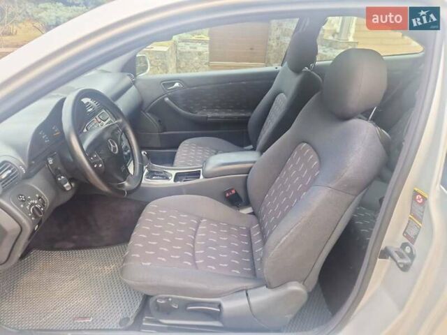 Сірий Мерседес Ц-Клас, об'ємом двигуна 1.8 л та пробігом 216 тис. км за 6000 $, фото 8 на Automoto.ua