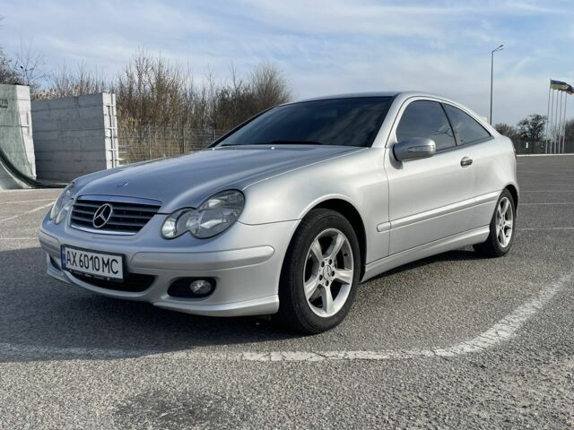 Серый Мерседес Ц-Класс, объемом двигателя 1.8 л и пробегом 250 тыс. км за 5000 $, фото 2 на Automoto.ua