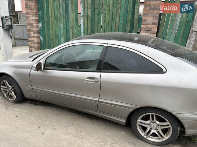 Серый Мерседес Ц-Класс, объемом двигателя 1.8 л и пробегом 200 тыс. км за 3100 $, фото 2 на Automoto.ua