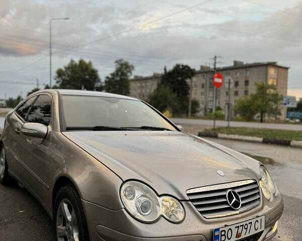 Сірий Мерседес Ц-Клас, об'ємом двигуна 2.15 л та пробігом 255 тис. км за 5300 $, фото 3 на Automoto.ua