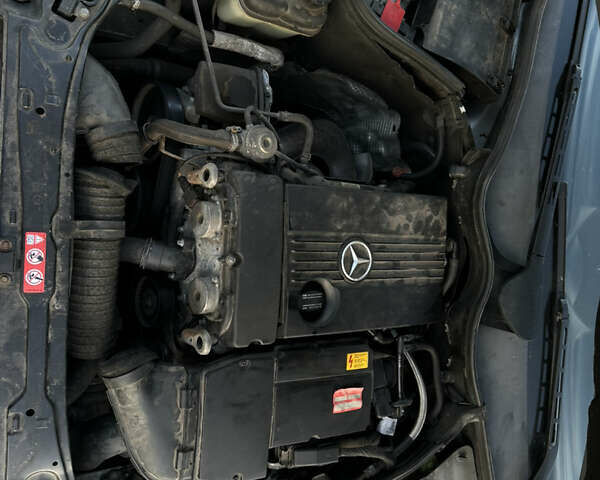 Серый Мерседес Ц-Класс, объемом двигателя 1.8 л и пробегом 195 тыс. км за 6000 $, фото 16 на Automoto.ua