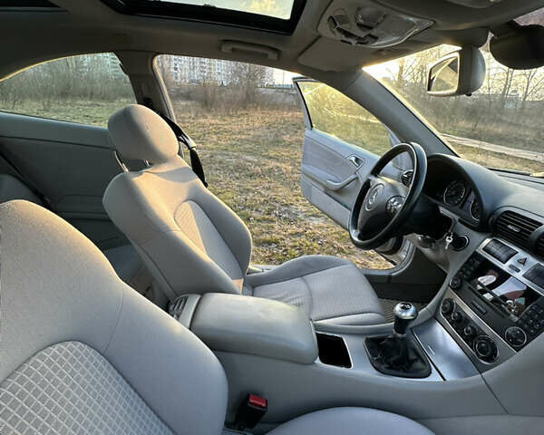 Серый Мерседес Ц-Класс, объемом двигателя 1.8 л и пробегом 195 тыс. км за 6000 $, фото 14 на Automoto.ua