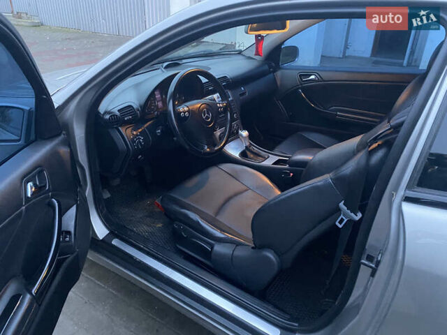 Сірий Мерседес Ц-Клас, об'ємом двигуна 2.2 л та пробігом 257 тис. км за 5999 $, фото 6 на Automoto.ua