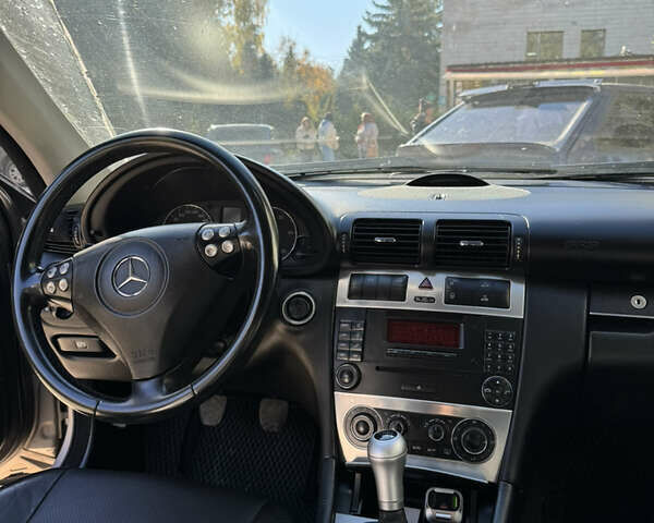 Сірий Мерседес Ц-Клас, об'ємом двигуна 2.15 л та пробігом 255 тис. км за 5300 $, фото 7 на Automoto.ua