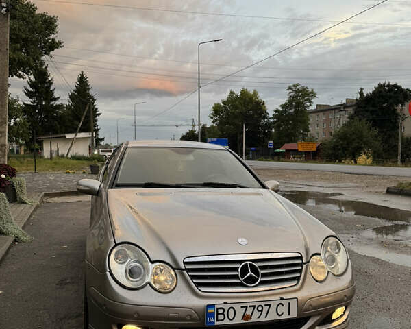 Сірий Мерседес Ц-Клас, об'ємом двигуна 2.15 л та пробігом 255 тис. км за 5300 $, фото 4 на Automoto.ua