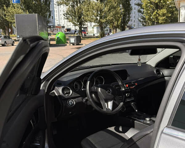 Сірий Мерседес Ц-Клас, об'ємом двигуна 1.8 л та пробігом 150 тис. км за 11000 $, фото 6 на Automoto.ua