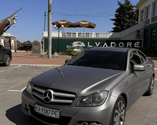 Сірий Мерседес Ц-Клас, об'ємом двигуна 1.8 л та пробігом 150 тис. км за 11000 $, фото 2 на Automoto.ua