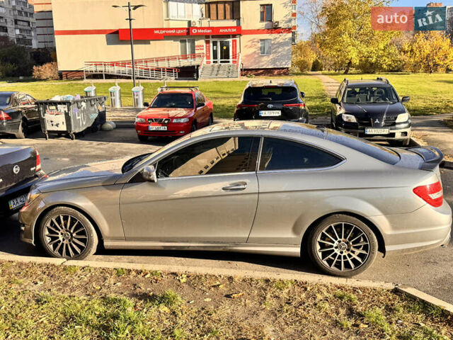 Серый Мерседес Ц-Класс, объемом двигателя 1.8 л и пробегом 148 тыс. км за 15200 $, фото 3 на Automoto.ua