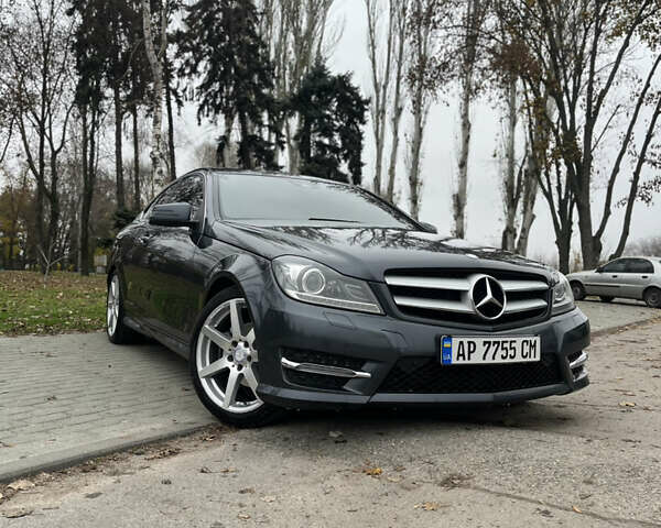 Серый Мерседес Ц-Класс, объемом двигателя 1.8 л и пробегом 260 тыс. км за 13500 $, фото 2 на Automoto.ua