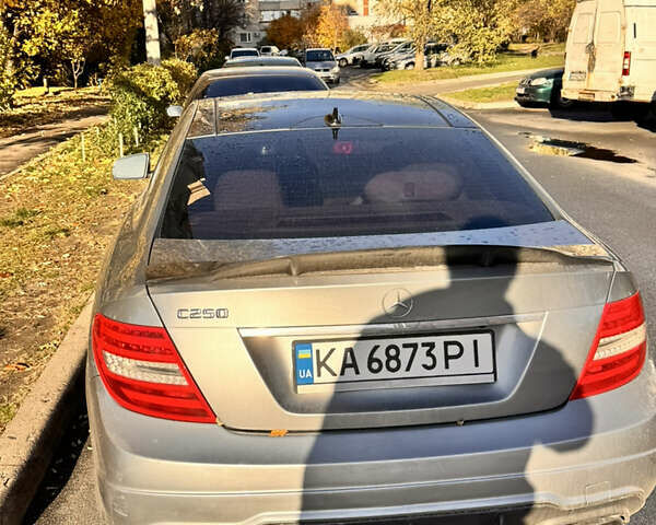 Серый Мерседес Ц-Класс, объемом двигателя 1.8 л и пробегом 148 тыс. км за 15200 $, фото 2 на Automoto.ua