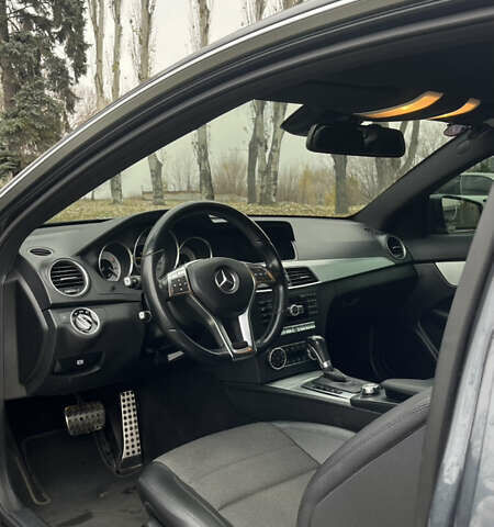 Серый Мерседес Ц-Класс, объемом двигателя 1.8 л и пробегом 260 тыс. км за 13500 $, фото 12 на Automoto.ua