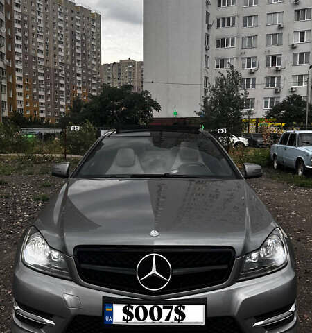 Серый Мерседес Ц-Класс, объемом двигателя 1.8 л и пробегом 148 тыс. км за 15200 $, фото 1 на Automoto.ua