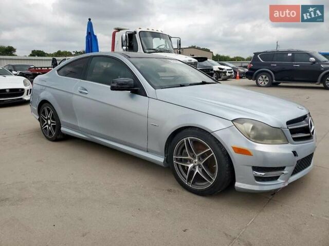 Сірий Мерседес Ц-Клас, об'ємом двигуна 1.8 л та пробігом 145 тис. км за 1000 $, фото 3 на Automoto.ua