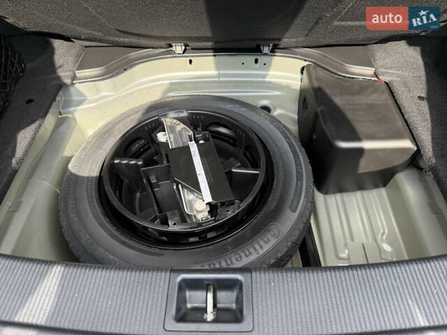 Сірий Мерседес Ц-Клас, об'ємом двигуна 2.14 л та пробігом 132 тис. км за 18000 $, фото 42 на Automoto.ua