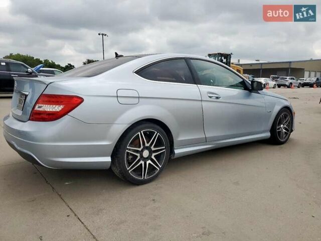 Сірий Мерседес Ц-Клас, об'ємом двигуна 1.8 л та пробігом 145 тис. км за 1000 $, фото 2 на Automoto.ua
