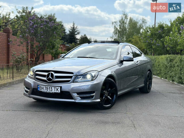 Сірий Мерседес Ц-Клас, об'ємом двигуна 2.14 л та пробігом 132 тис. км за 18000 $, фото 2 на Automoto.ua