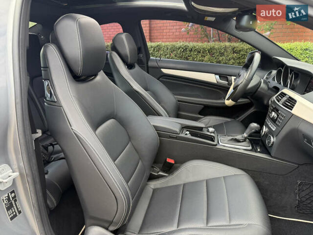 Сірий Мерседес Ц-Клас, об'ємом двигуна 2.14 л та пробігом 132 тис. км за 18000 $, фото 40 на Automoto.ua