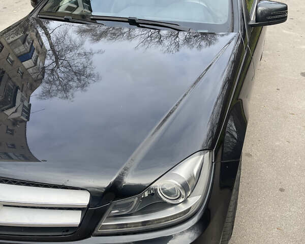 Серый Мерседес Ц-Класс, объемом двигателя 1.6 л и пробегом 231 тыс. км за 12800 $, фото 2 на Automoto.ua