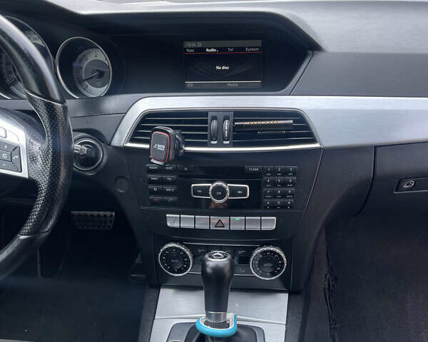 Серый Мерседес Ц-Класс, объемом двигателя 1.6 л и пробегом 231 тыс. км за 12800 $, фото 15 на Automoto.ua