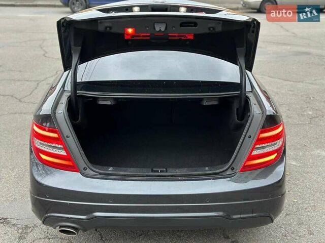Сірий Мерседес Ц-Клас, об'ємом двигуна 1.6 л та пробігом 231 тис. км за 12990 $, фото 11 на Automoto.ua