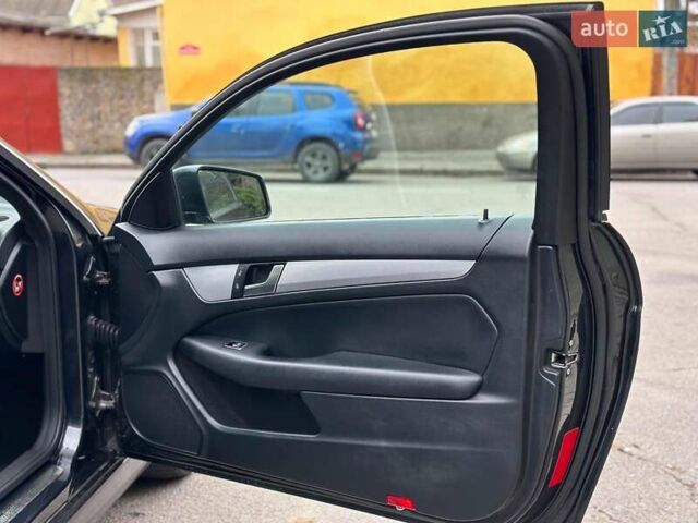 Сірий Мерседес Ц-Клас, об'ємом двигуна 1.6 л та пробігом 231 тис. км за 12990 $, фото 14 на Automoto.ua