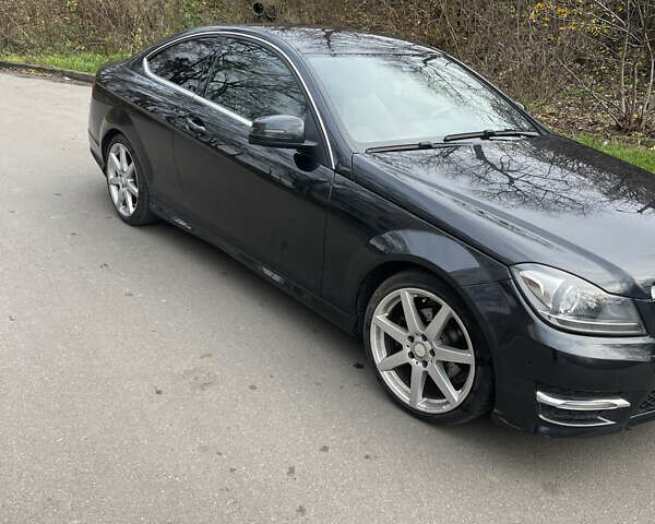 Серый Мерседес Ц-Класс, объемом двигателя 1.6 л и пробегом 231 тыс. км за 12800 $, фото 3 на Automoto.ua