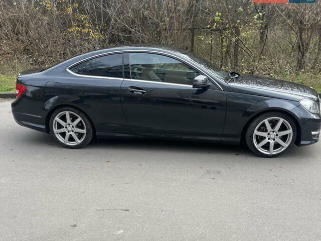 Серый Мерседес Ц-Класс, объемом двигателя 1.6 л и пробегом 231 тыс. км за 12800 $, фото 4 на Automoto.ua