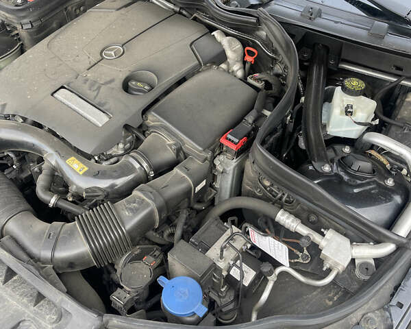 Серый Мерседес Ц-Класс, объемом двигателя 1.6 л и пробегом 231 тыс. км за 12800 $, фото 24 на Automoto.ua