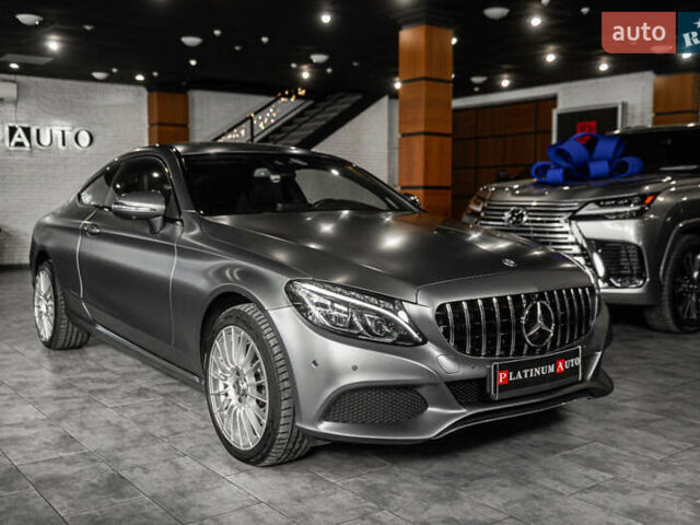 Сірий Мерседес Ц-Клас, об'ємом двигуна 2.2 л та пробігом 116 тис. км за 25900 $, фото 5 на Automoto.ua