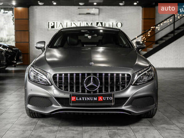 Сірий Мерседес Ц-Клас, об'ємом двигуна 2.2 л та пробігом 116 тис. км за 25900 $, фото 1 на Automoto.ua